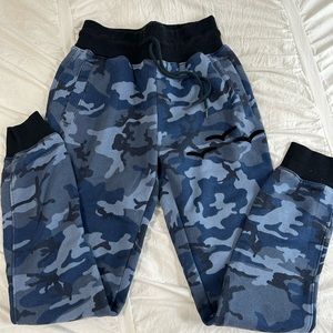 Camo lazy pants size xs in perfect condition
